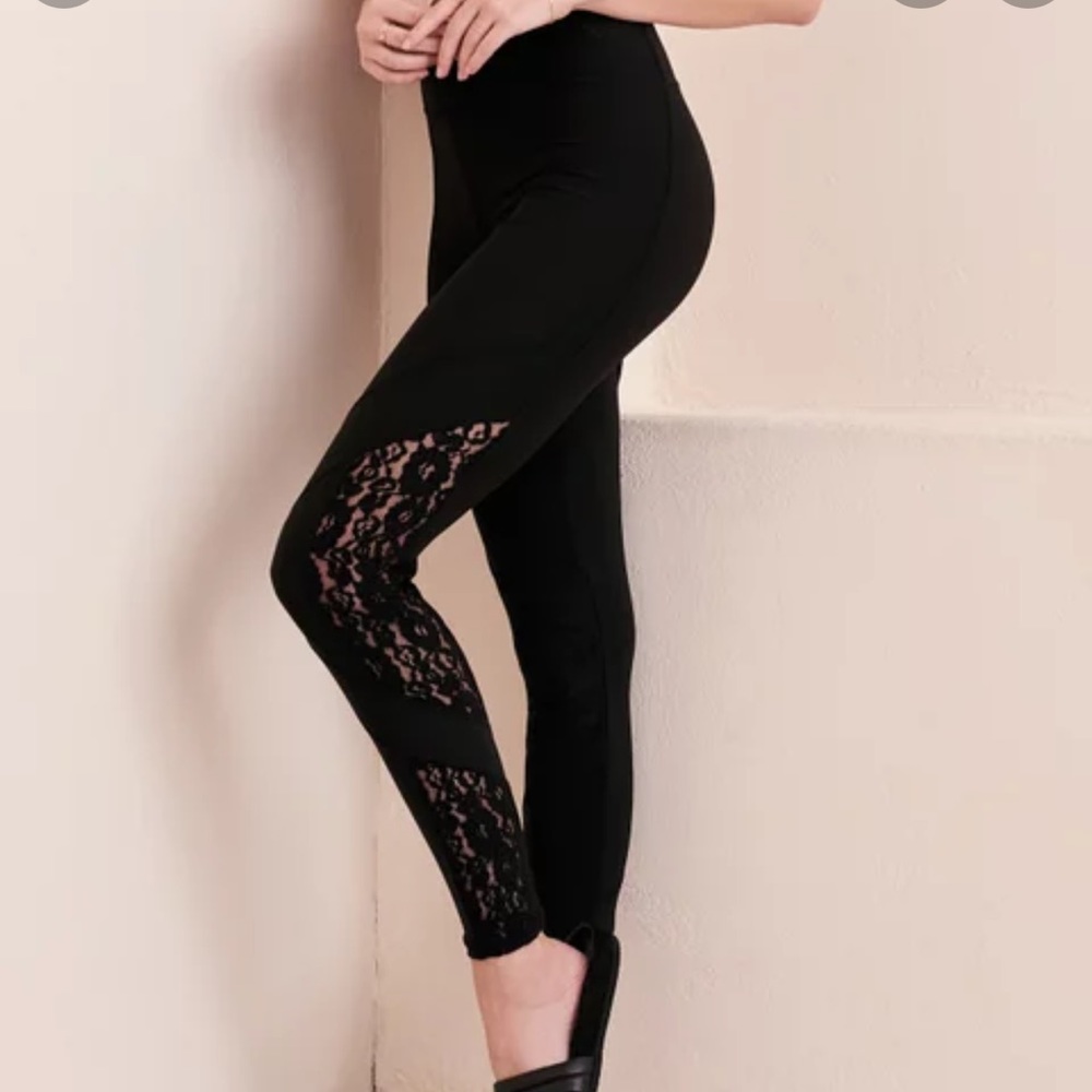 Black lace leggings large